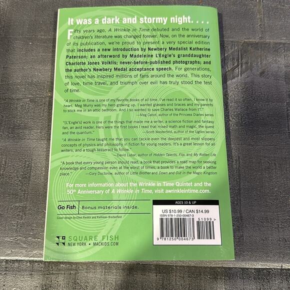 A Wrinkle in Time: 50th Anniversary Edition: (Newbery Medal Winner) New - Picture 2 of 3